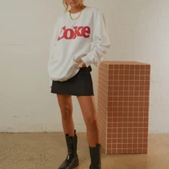 Coca Cola World Sweat - Vintage White -Stylo Craze Sales Store 07b2ed4c1dd9454f9cd0aaca4e4b69be dc94c9fc da9b 4de6 b9b9 edef753b1a6c scaled