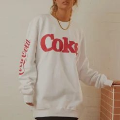 Coca Cola World Sweat - Vintage White -Stylo Craze Sales Store Peppermayo Elise 15.3.22 EXTRA 19 84a3c270 c31a 48f0 98bb 47e1121f8fab scaled