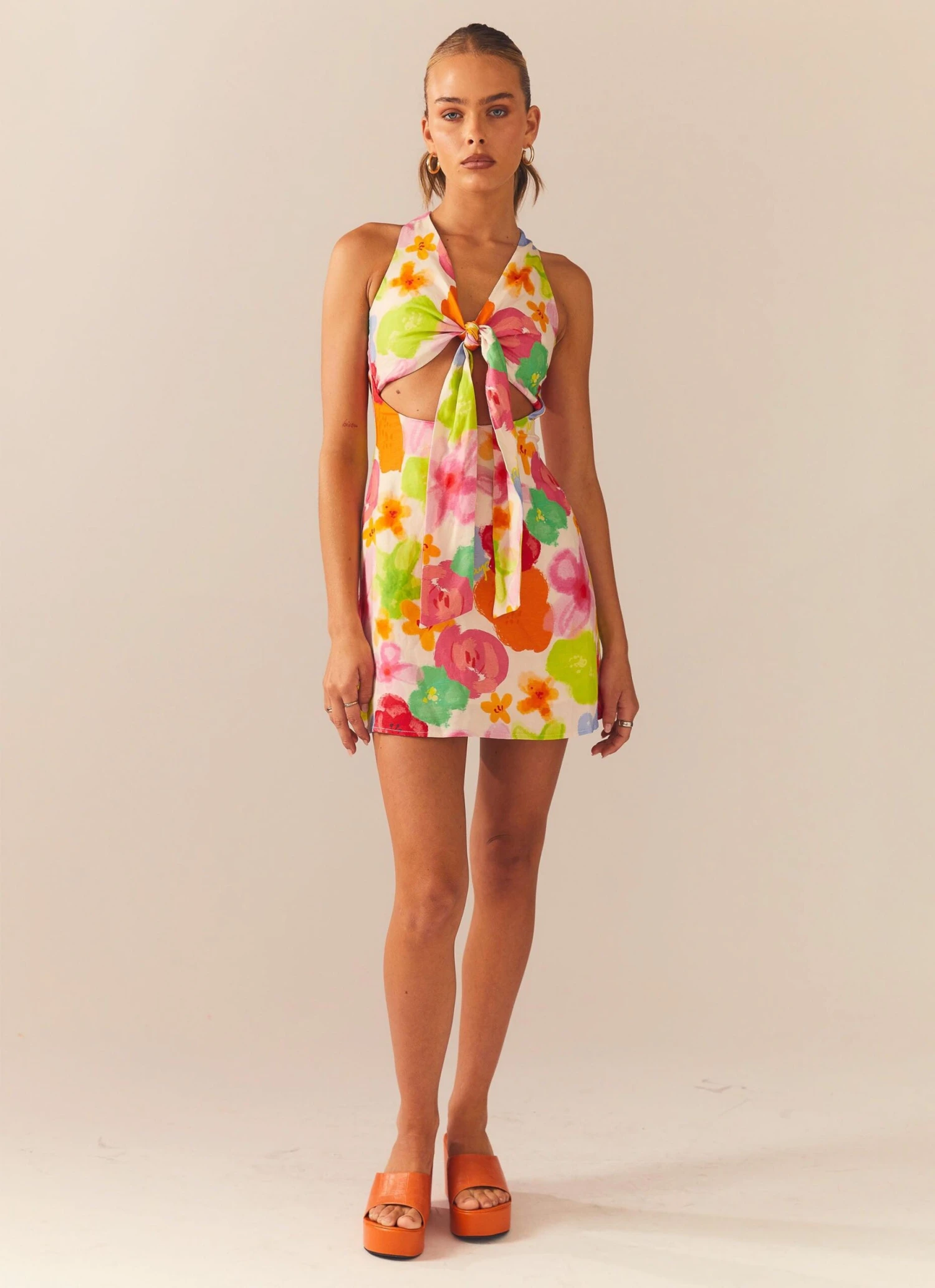 Read The Room Linen Mini Dress - Blurred Blossom 2 Read The Room Linen Mini Dress - Blurred Blossom - Image 2