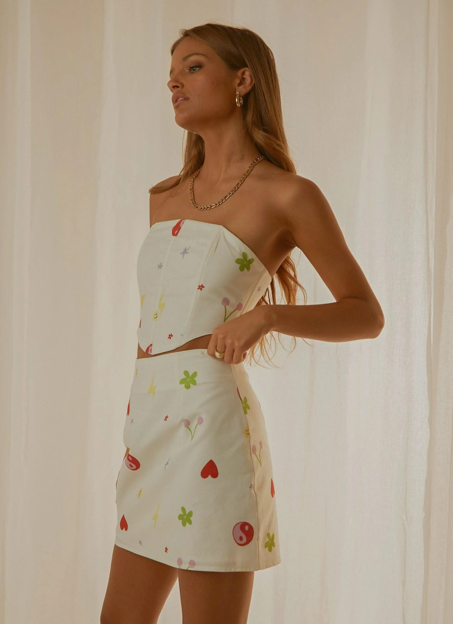 Fashion Flashback Bustier - 90s Motif 4 Fashion Flashback Bustier - 90s Motif - Image 4