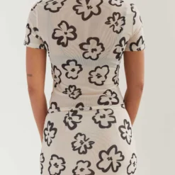 Structured Shapes Mesh Tee - Glazed Floral -Stylo Craze Sales Store dfc7f22ad7a74104b0b31e8a83f06301 scaled